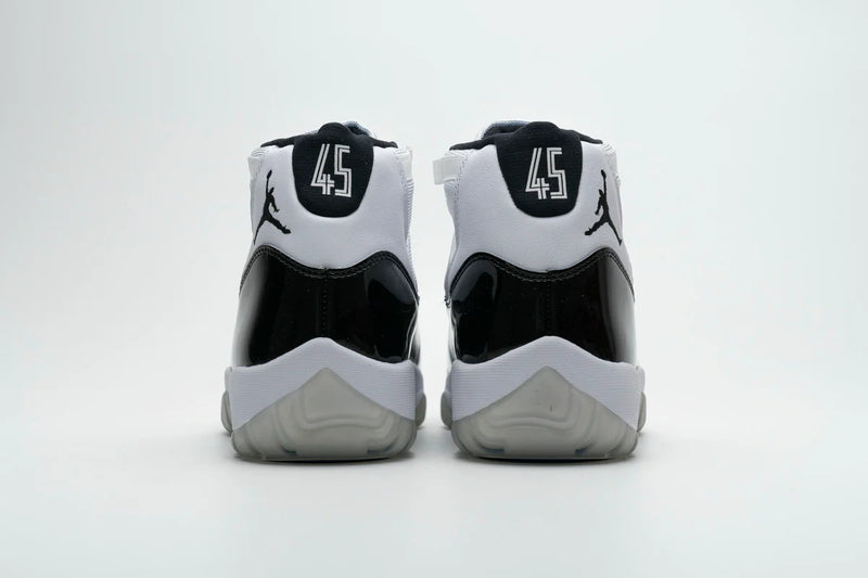 Air Jordan 11 Retro Concord